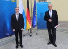 Pressekonferenz Asylbilanz 2020 am 22.03.2021 links Axel Ströhlein, rechts Joachim Herrmann